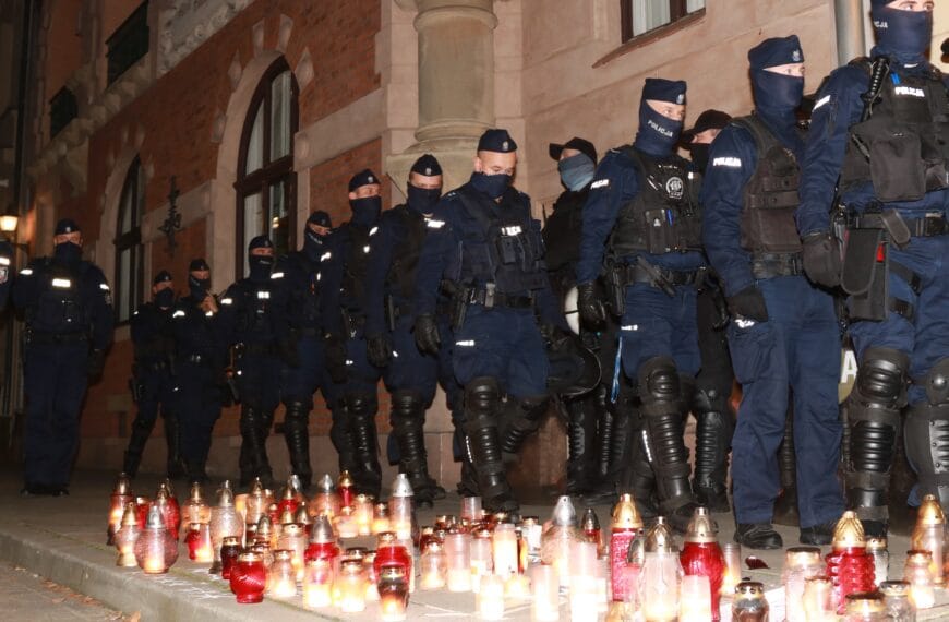 Strajk kobiet, czyli obalmy PiS