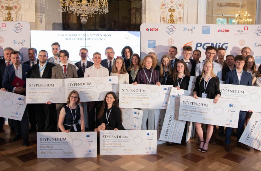 Droga na&nbsp;najlepsze uczelnie świata – program mentoringowy Our Future Foundation