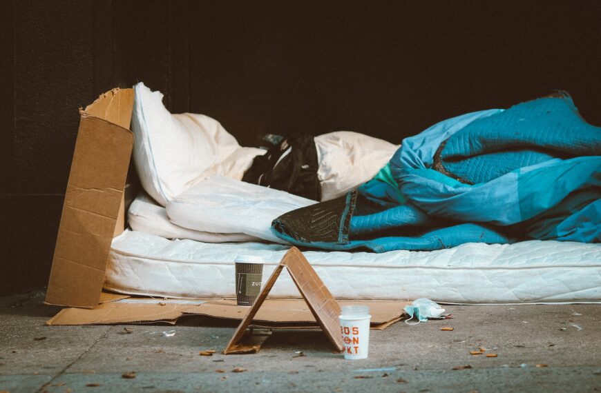 Firmanctwo, a odpowiedzialność osoby w kryzysie bezdomności