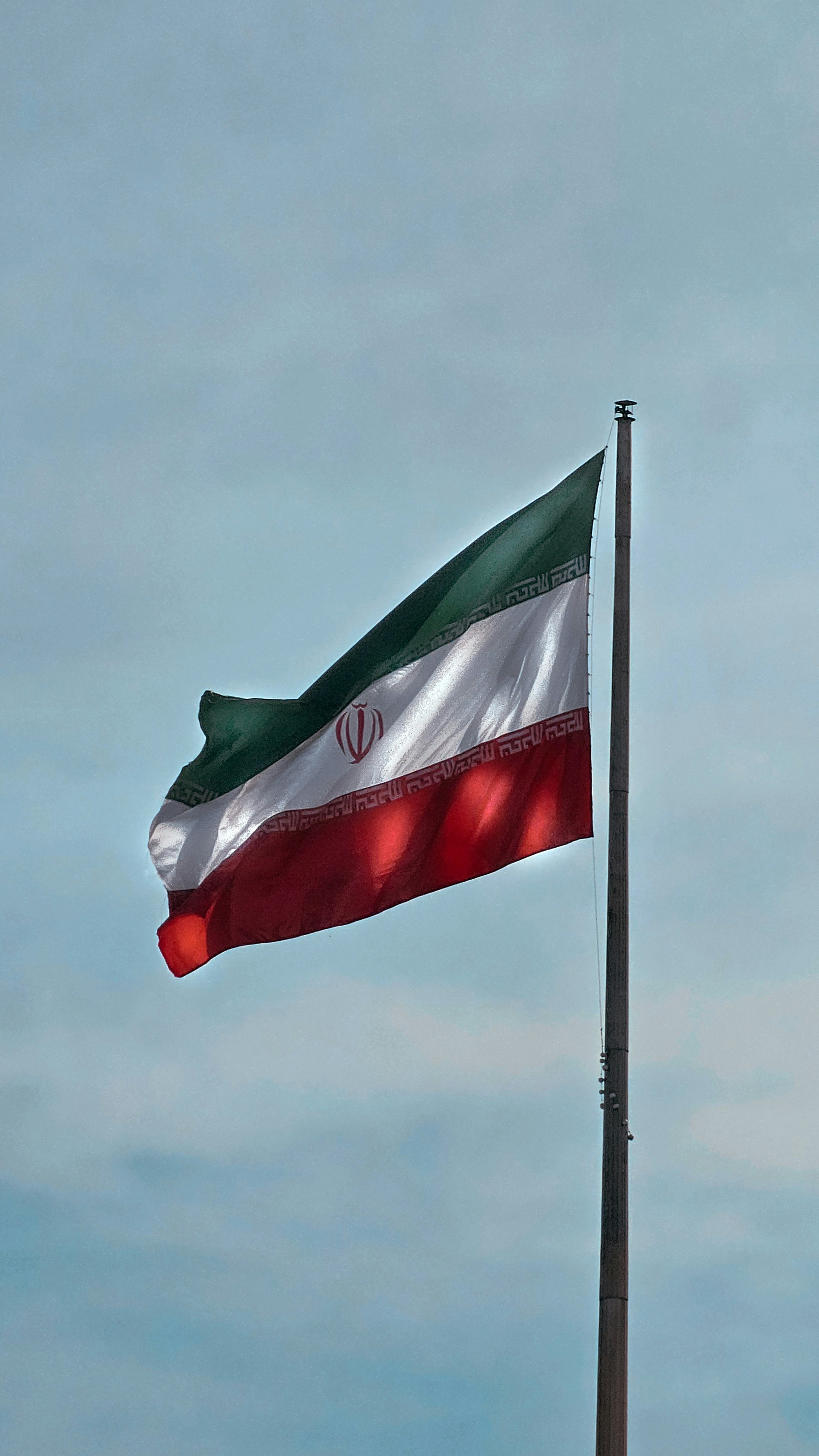 Iran i broń nuklearna – szansa na pokój czy konflikt?