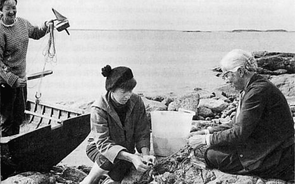 połów ryb na Bredskär. Tove Jansso, jej matka Signe oraz Tooti, ukochana Tove