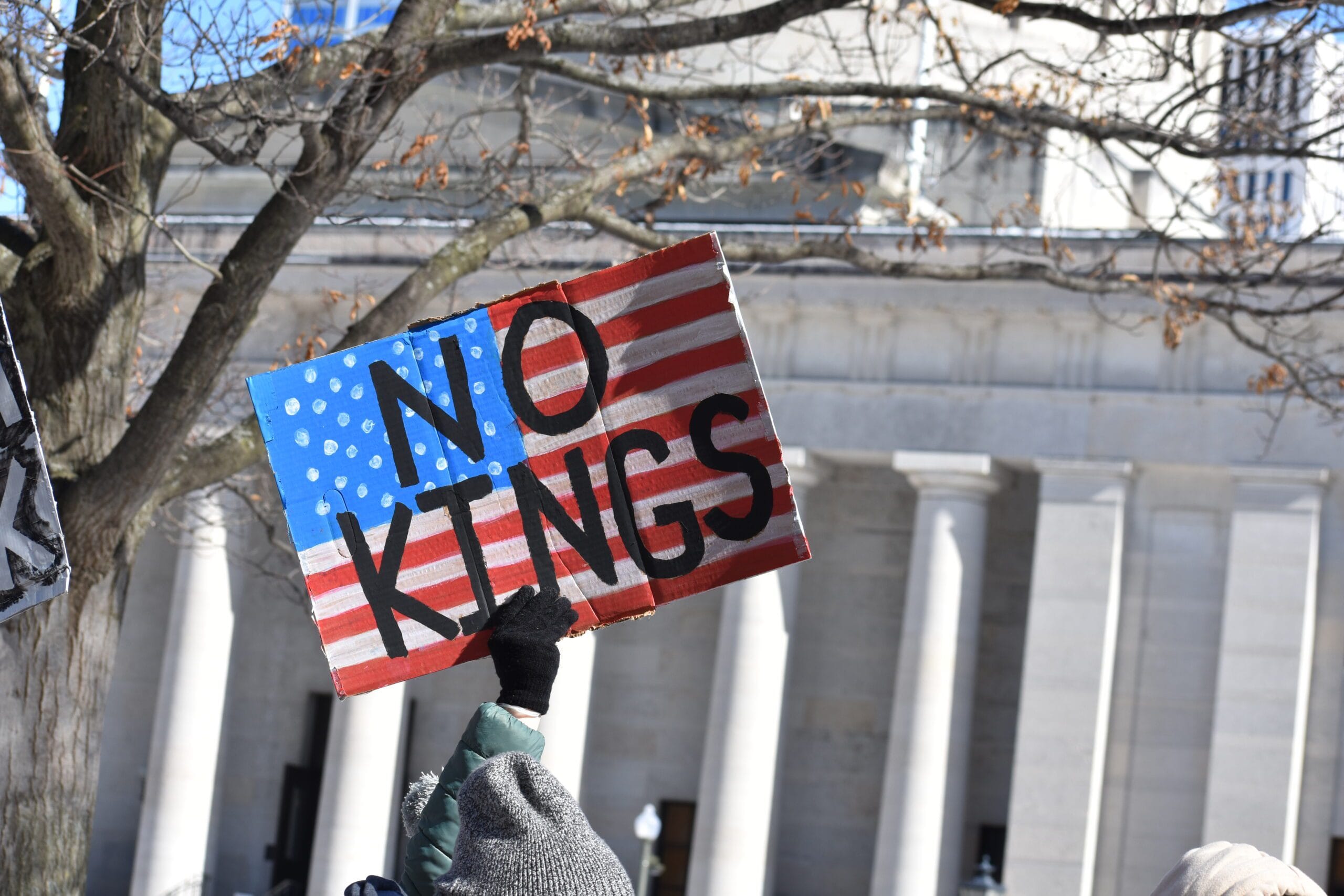 Król w Białym Domu? Miliony Amerykanów mówią: dość